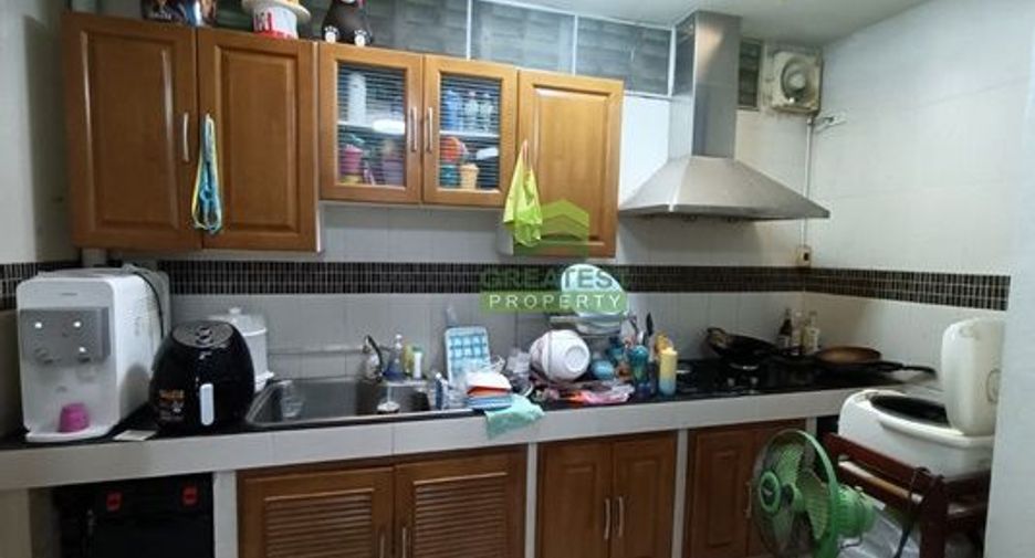 For sale 3 bedrooms townhouse in Mueang Samut Prakan, Samut Prakan