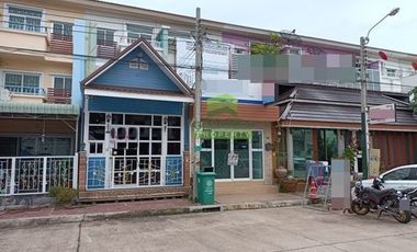 For sale 3 bed townhouse in Mueang Samut Prakan, Samut Prakan