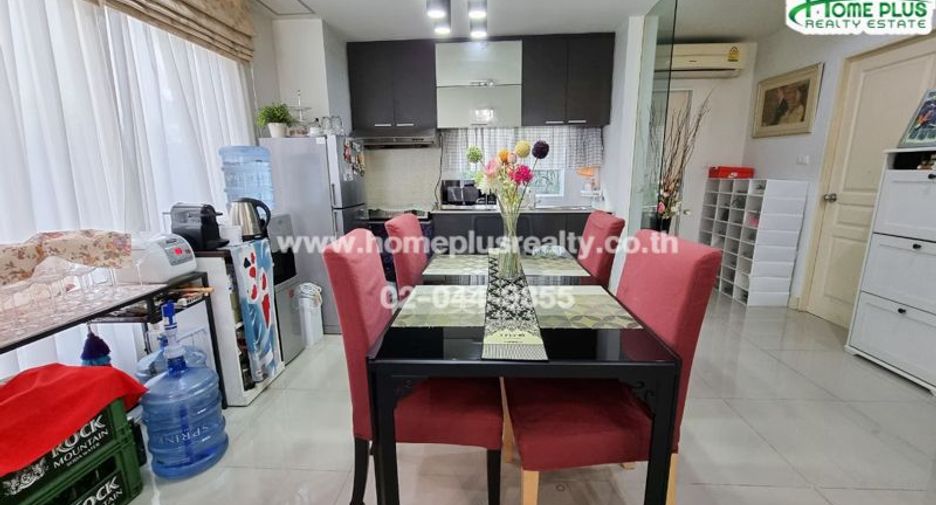 À vendre 3 chambres maison de ville à Lat Krabang, Bangkok