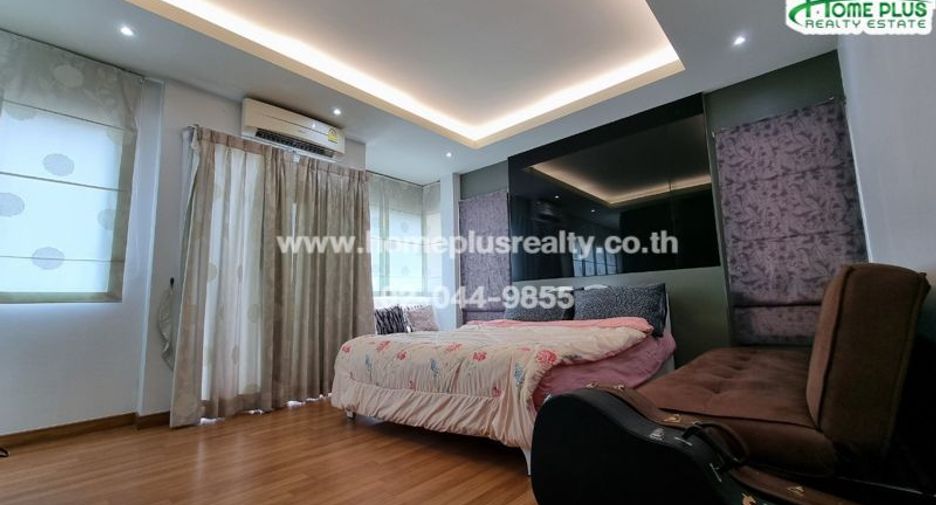 À vendre 3 chambres maison de ville à Lat Krabang, Bangkok