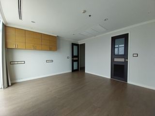 For rent 5 bed condo in Khlong Toei, Bangkok