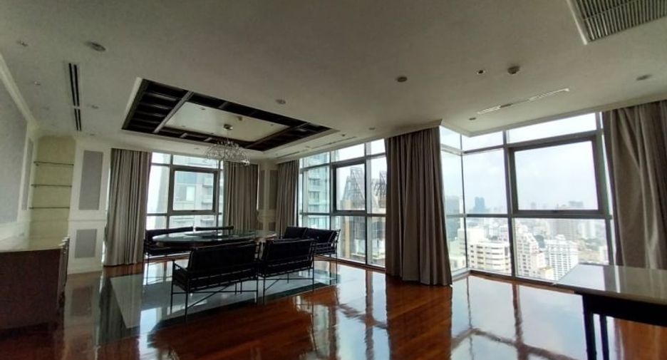 For rent 5 bedrooms condo in Khlong Toei, Bangkok