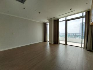 For rent 5 bed condo in Khlong Toei, Bangkok