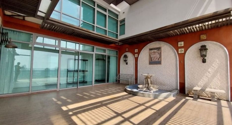 For rent 5 bedrooms condo in Khlong Toei, Bangkok