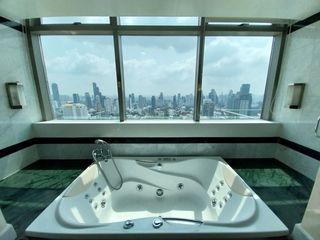 For rent 5 bed condo in Khlong Toei, Bangkok