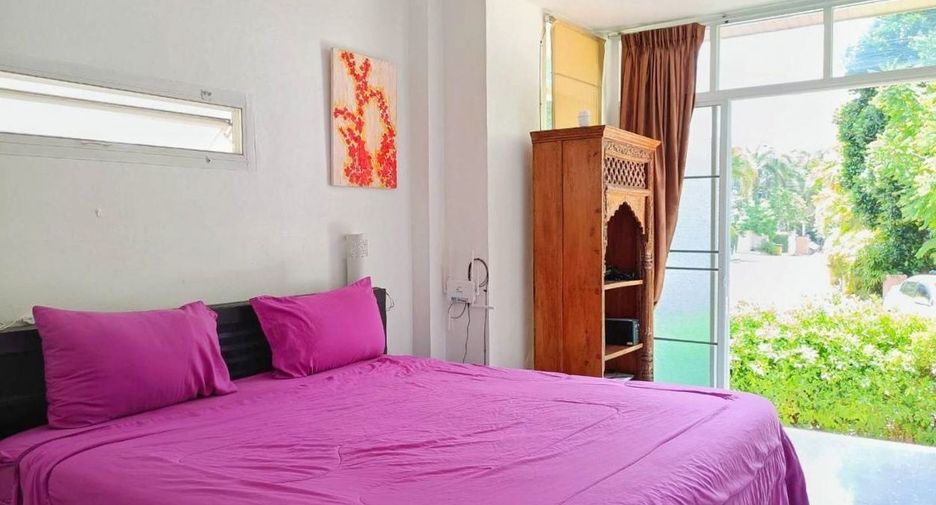 For rent 3 bedrooms townhouse in Mueang Phuket, Phuket