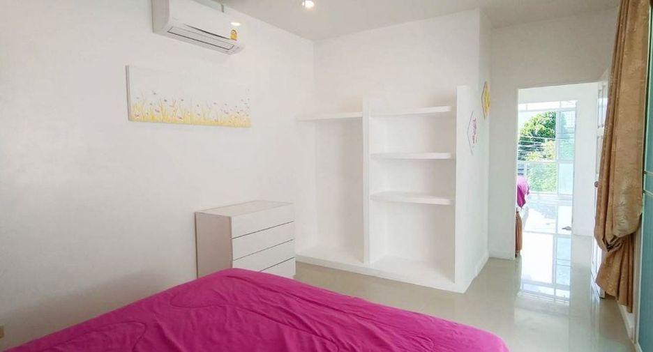 For rent 3 bedrooms townhouse in Mueang Phuket, Phuket