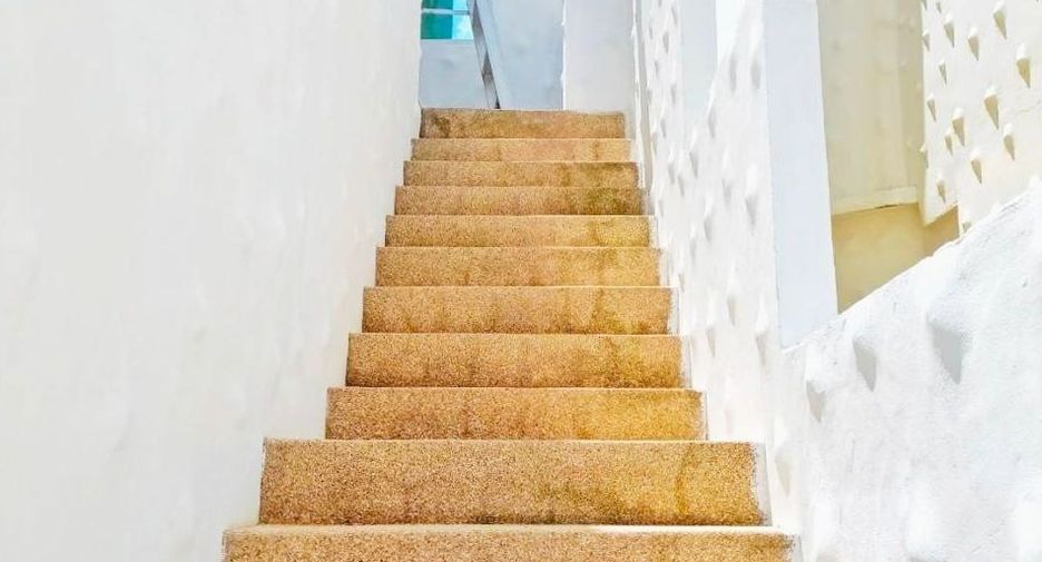 For rent 3 bedrooms townhouse in Mueang Phuket, Phuket