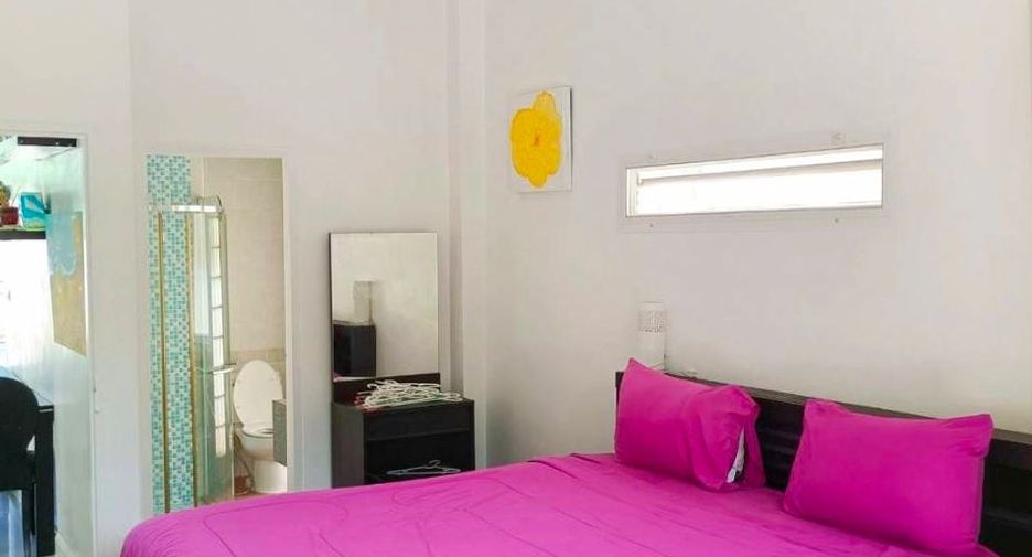 For rent 3 bedrooms townhouse in Mueang Phuket, Phuket