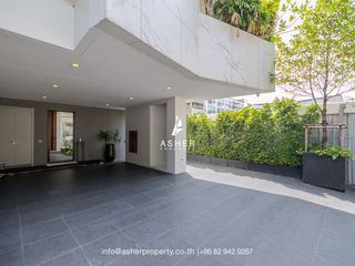 For sale 4 Beds house in Wang Thonglang, Bangkok