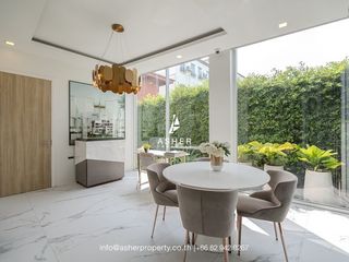 For sale 4 Beds house in Wang Thonglang, Bangkok
