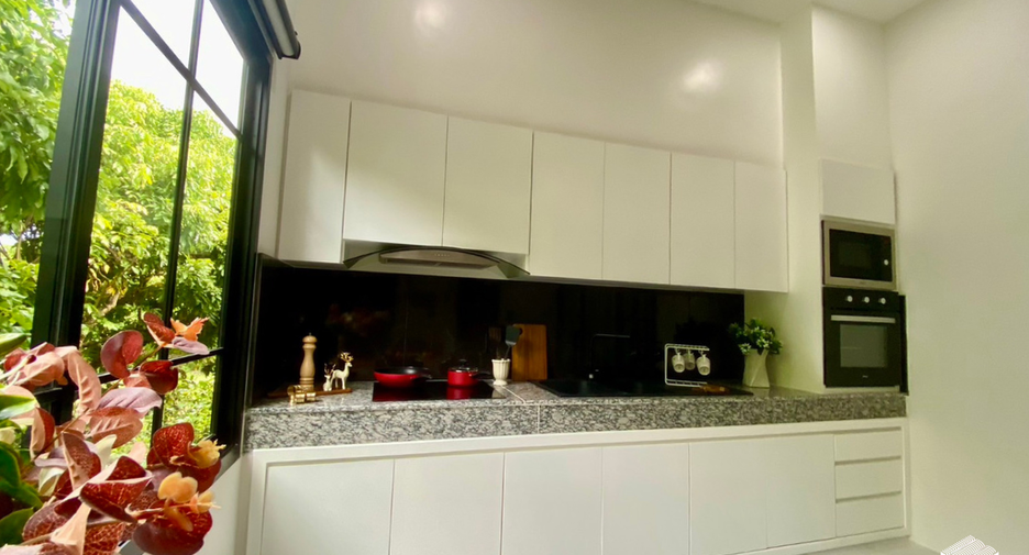 Продажа 4 спальни вилла в Сан Кампаенг, Чианг Маи