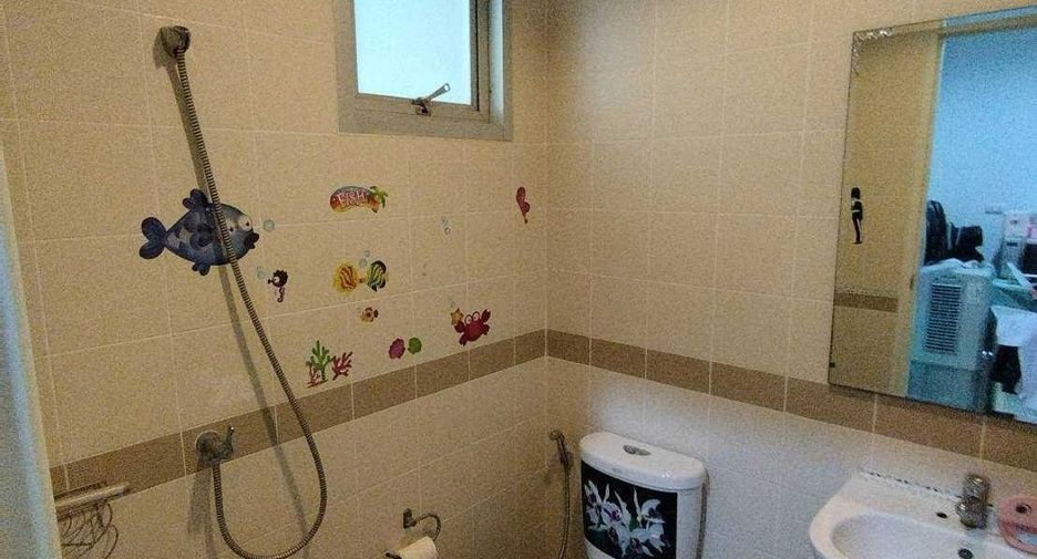 For sale 2 bedrooms townhouse in Phra Samut Chedi, Samut Prakan