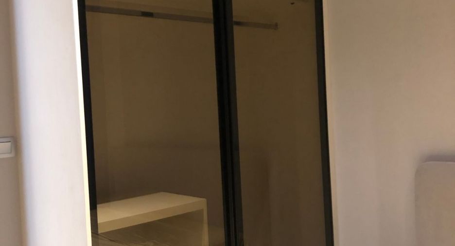 For rent 2 bedrooms condo in Bang Rak, Bangkok
