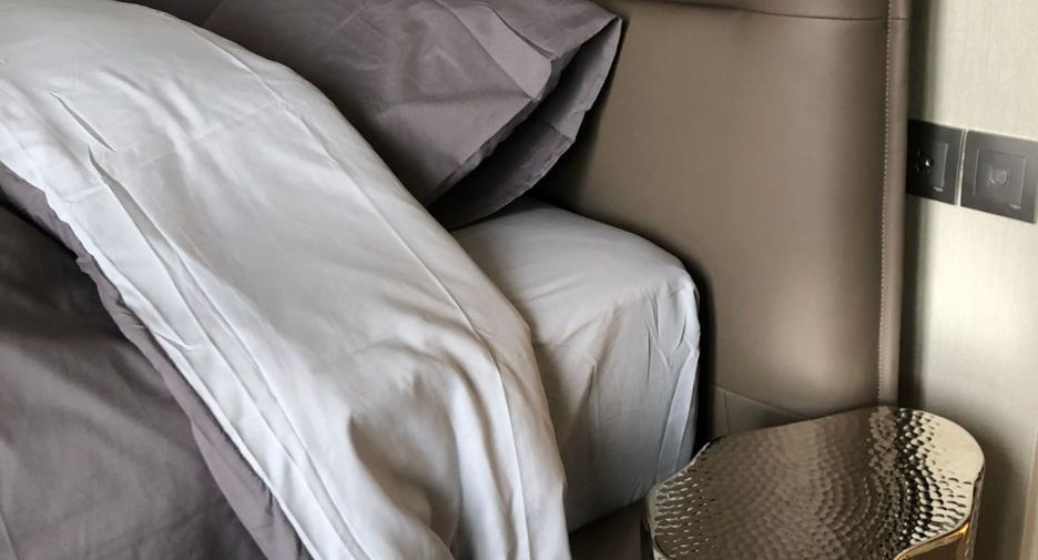 For rent 2 bedrooms condo in Bang Rak, Bangkok