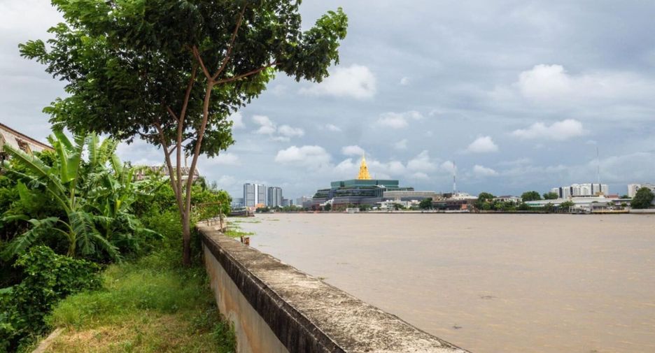 For sale land in Bang Phlat, Bangkok