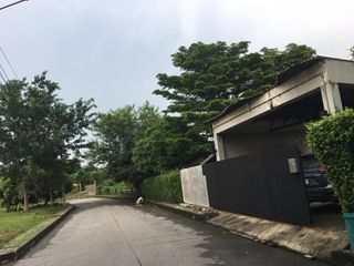 For sale 3 bed condo in Khlong Sam Wa, Bangkok