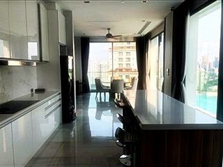 For rent 3 bedrooms condo in Khlong Toei, Bangkok