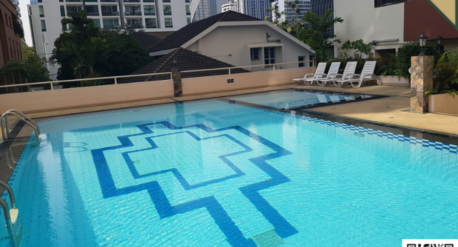 For sale 4 bedrooms condo in Watthana, Bangkok