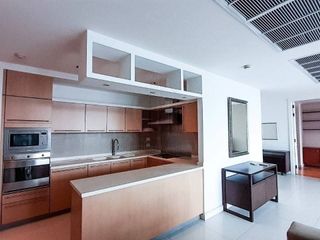 For rent 3 bedrooms condo in Pathum Wan, Bangkok