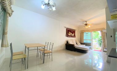 For sale 3 Beds townhouse in Saphan Sung, Bangkok
