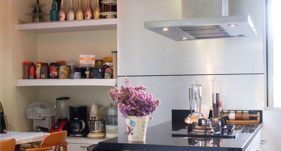 Casa en alquiler y en venta de 3 habitaciones en Bangkok Yai, Bangkok