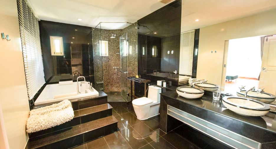Villa en alquiler de 4 habitaciones en Mueang Phuket, Phuket