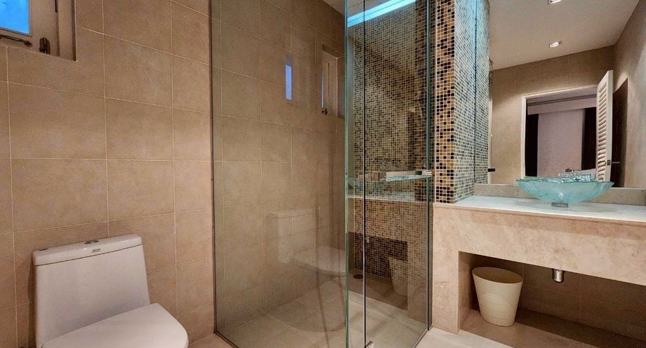Villa en alquiler de 4 habitaciones en Mueang Phuket, Phuket