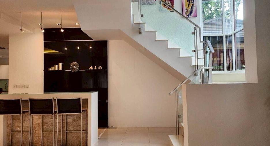 Villa en alquiler de 4 habitaciones en Mueang Phuket, Phuket
