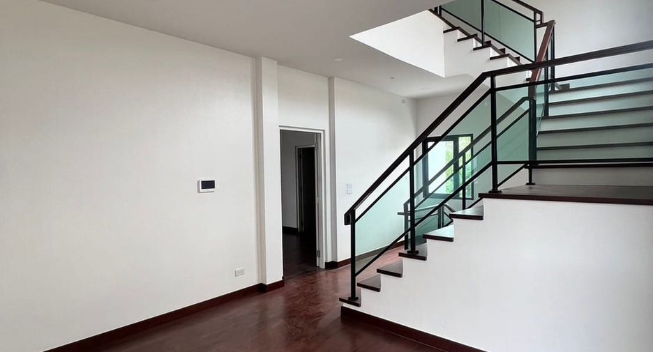 Haus zur Miete mit 4 Zimmer in Wang Thonglang, Bangkok