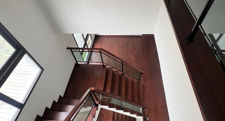 Haus zur Miete mit 4 Zimmer in Wang Thonglang, Bangkok