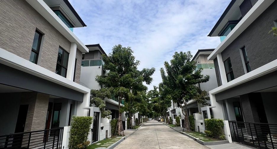 Haus zur Miete mit 4 Zimmer in Wang Thonglang, Bangkok