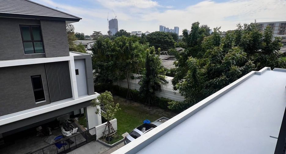 Haus zur Miete mit 4 Zimmer in Wang Thonglang, Bangkok