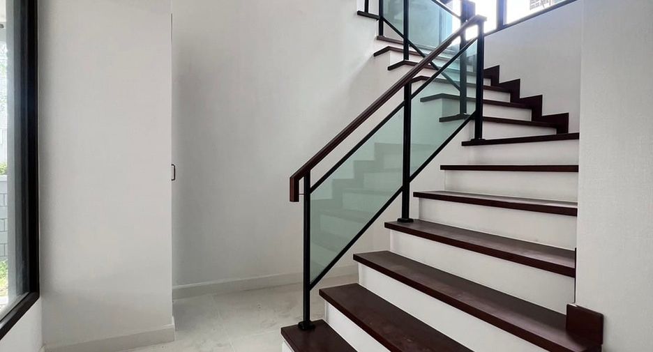 Haus zur Miete mit 4 Zimmer in Wang Thonglang, Bangkok