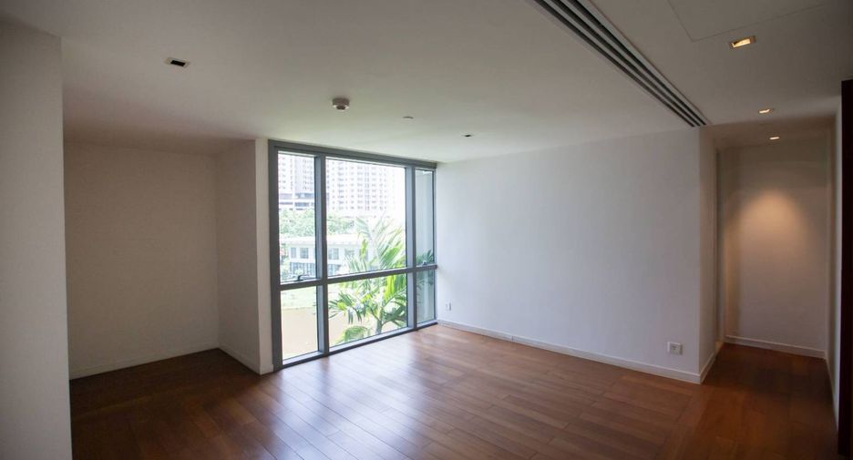 Wohnung zur Miete mit 3 Zimmer in Yan Nawa, Bangkok
