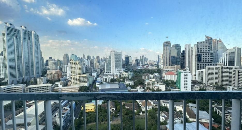 For rent 2 bedrooms condo in Khlong Toei, Bangkok