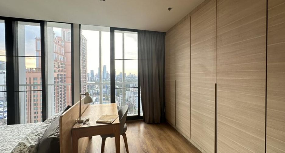 For rent 2 bedrooms condo in Khlong Toei, Bangkok