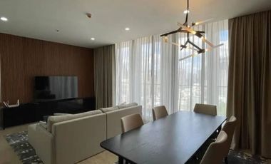 À louer 2 chambres condo à Pathum Wan, Bangkok