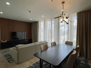 À louer 2 chambres condo à Pathum Wan, Bangkok