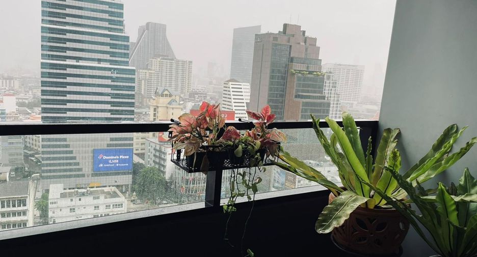 For rent 2 bedrooms condo in Bang Rak, Bangkok