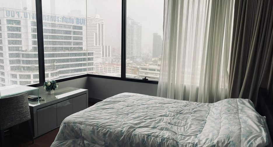 For rent 2 bedrooms condo in Bang Rak, Bangkok