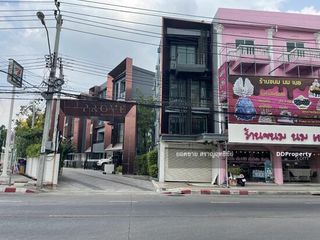出售 3 卧室 商业空间 在 Bang Khen, 曼谷