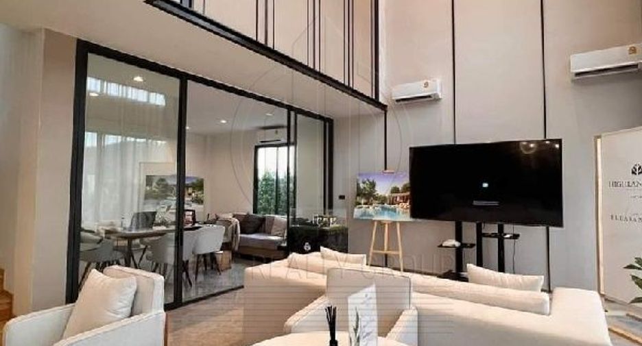 Haus zum Kauf mit 4 Zimmer in Bang Lamung, Chonburi