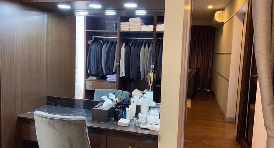 For rent and for sale 2 bedrooms condo in Bang Rak, Bangkok