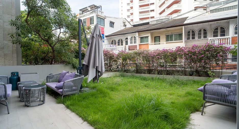 For sale 4 bed townhouse in Watthana, Bangkok