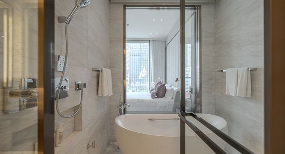 For sale 2 Beds condo in Pathum Wan, Bangkok