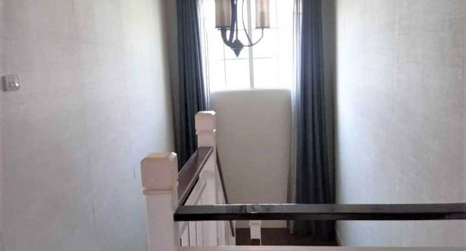 Haus zum Kauf mit 3 Zimmer in Khlong Sam Wa, Bangkok