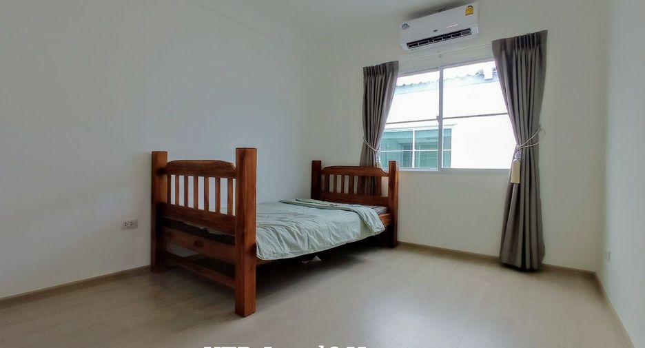 For rent 3 bed townhouse in Prawet, Bangkok