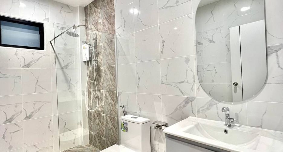 À vendre 4 chambres villa à Bang Lamung, Chonburi