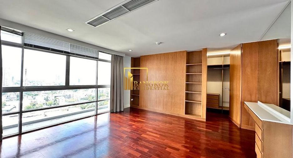 À louer 3 chambres condo à Watthana, Bangkok